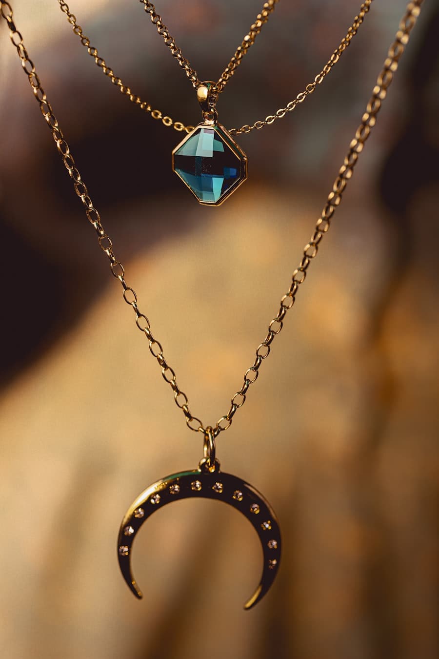 Dámsky náhrdelník Gold Chain — alternatívny pohľad